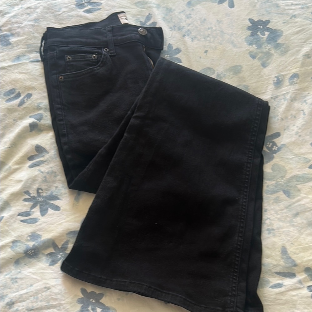 Classic Black Wide-Leg Jeans